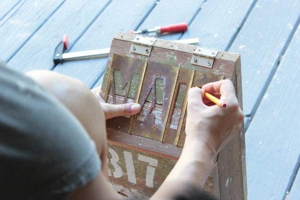 diy wooden mailbox assembly