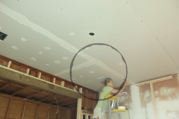 guest bedroom - finishing touches on the drywall