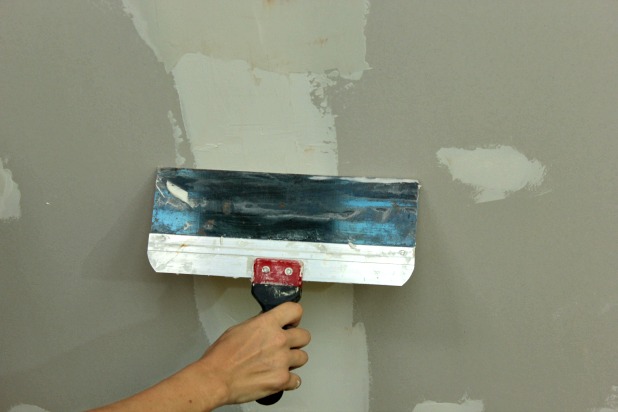 guest bedroom - drywall finishing