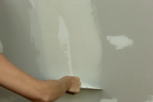 guest bedroom - drywall finishing