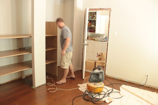 easy DIY wall to wall closet - the space between