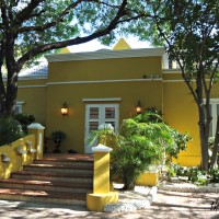 house tour {in curacao} where jef met bachelorette emily’s daughter, ricki